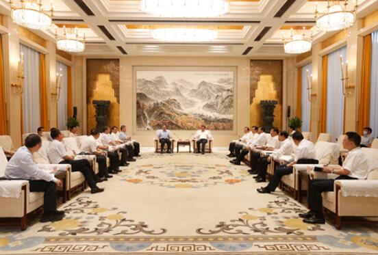 湖北省委書記應(yīng)勇、省長王曉東會見國家電網(wǎng)董事長、黨組書記毛偉明