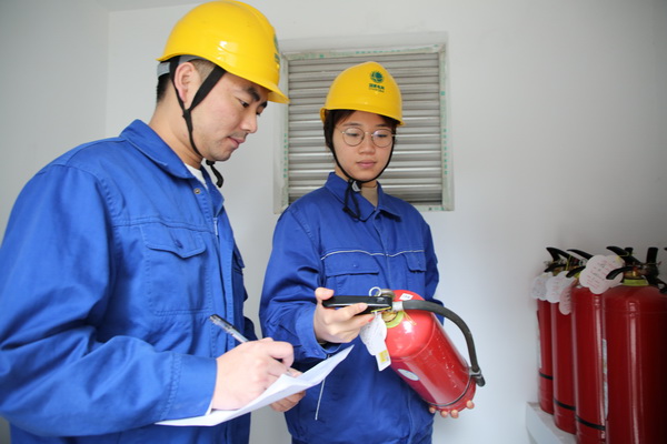 國網寧海縣供電公司持續(xù)深化“電網百日撣塵”專項行動