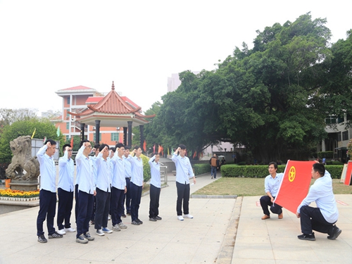 國家能源集團(tuán)福建晉江熱電公司團(tuán)委組織開展“學(xué)黨史、祭英烈、當(dāng)先鋒”主題團(tuán)日活動