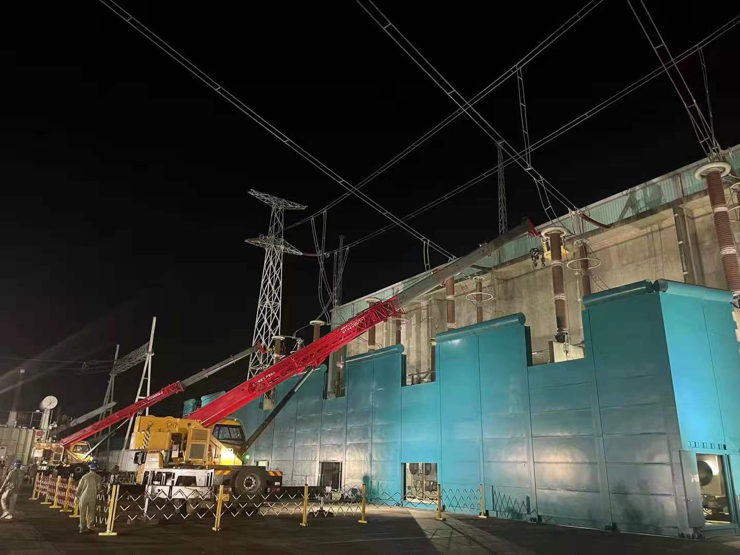 鄂電“鐵軍”：30個(gè)小時(shí)晝夜搶修作業(yè)，守護(hù)西電東送電網(wǎng)大動(dòng)脈