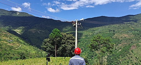 鳳慶供電局新華供電所供電火力全開，助力當?shù)乜緹煯a(chǎn)業(yè) 穩(wěn)定發(fā)展