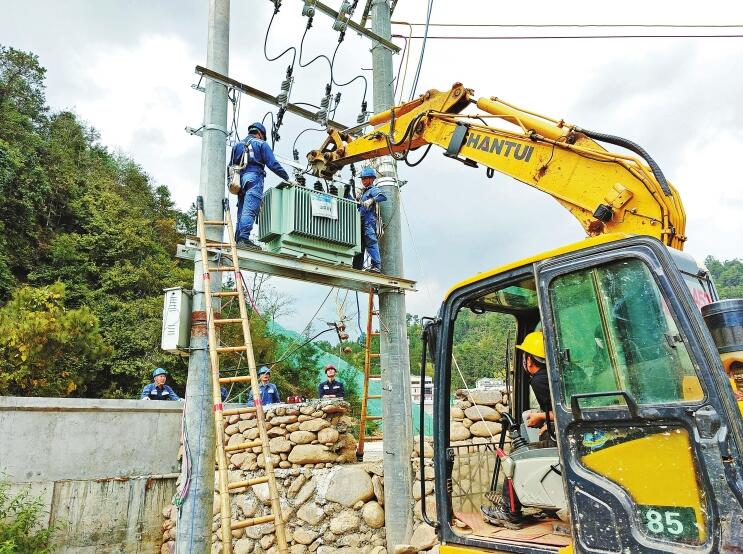 南方電網(wǎng)公司加強(qiáng)農(nóng)村電網(wǎng)建設(shè)，以充足電力激發(fā)鄉(xiāng)村活力