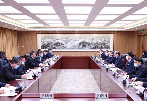 辛保安、張智剛與哈電集團董事長曹志安、總經(jīng)理吳偉章會談