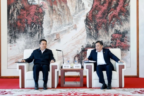 宋海良孫洪水與哈電集團(tuán)董事長曹志安、總經(jīng)理吳偉章會(huì)談
