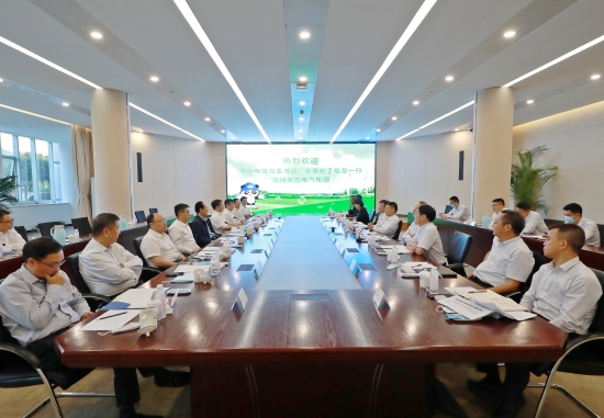 丁焰章與東方電氣黨組書記、董事長(zhǎng)俞培根會(huì)談并見(jiàn)證雙方簽署戰(zhàn)略合作協(xié)議