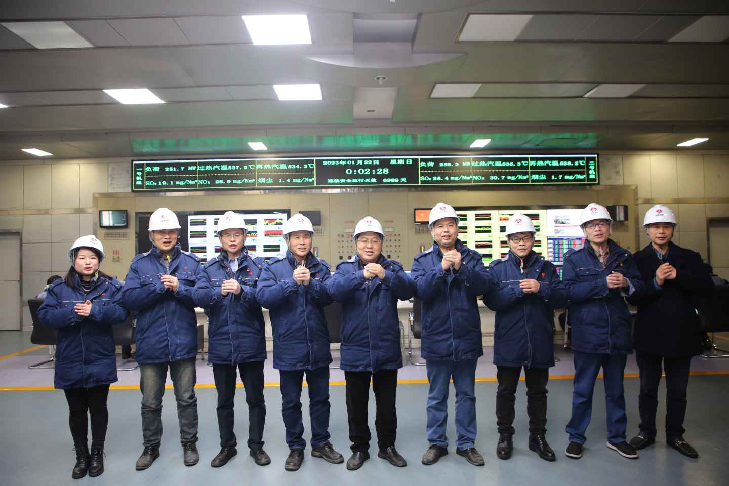 陜煤石電除夕慰問送溫暖，崗位堅守幸福“兔”（too）