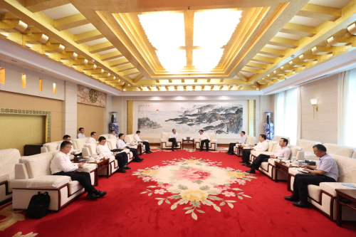 中國(guó)電建黨委副書記、總經(jīng)理王斌與山東省委常委、煙臺(tái)市委書記江成會(huì)談