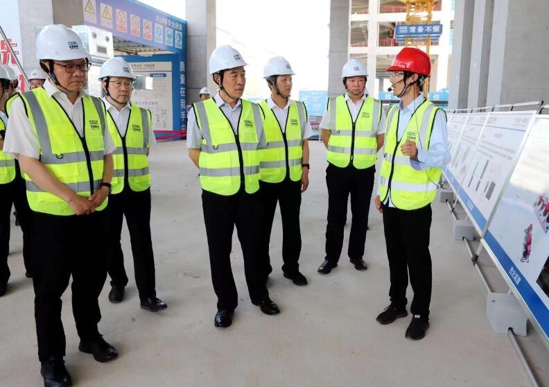 中國能建黨委副書記、總經(jīng)理孫洪水到西北城建未來廣場A區(qū)項目開展安全生產(chǎn)督導(dǎo)
