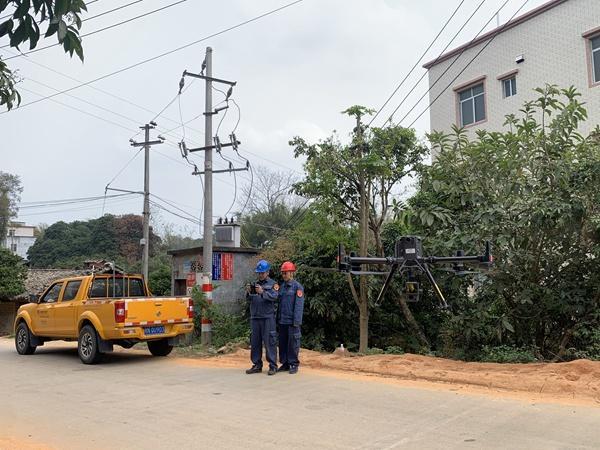 廣西欽州受臺風“泰利”影響的電力線路設(shè)備已全部恢復(fù)供電