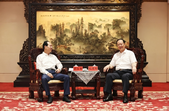 中國(guó)電建黨委書記、董事長(zhǎng)丁焰章拜會(huì)湖南省省長(zhǎng)毛偉明