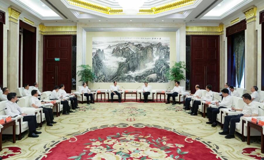 中國電建黨委書記、董事長丁焰章拜會貴州省委書記徐麟、省長李炳軍