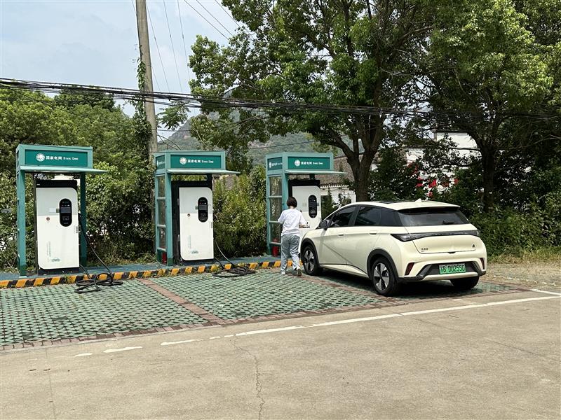 各類政策支持新能源汽車和充電樁下鄉(xiāng)，但村里真的需要這么多充電樁嗎?
