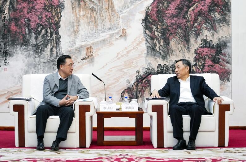 中國(guó)能建黨委書記、董事長(zhǎng)宋海良與華夏銀行黨委書記、董事長(zhǎng)李民吉會(huì)談