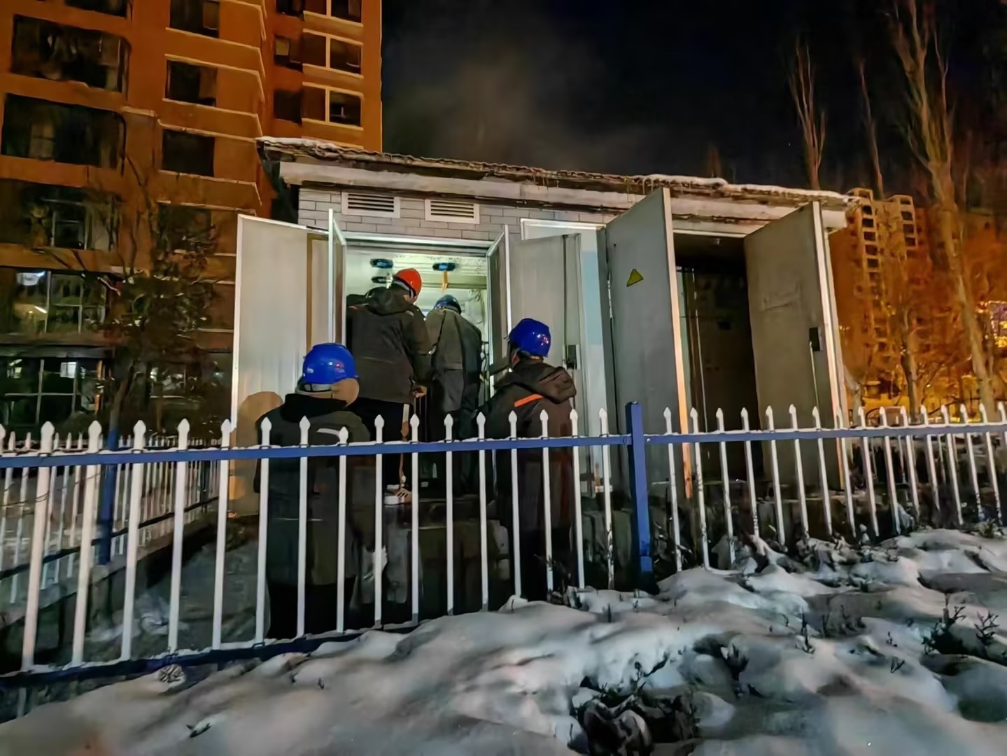風雪來襲入冬寒，電力搶修送溫暖