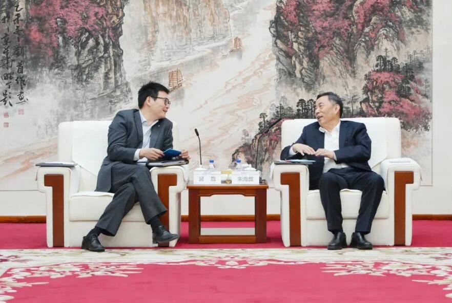 中國能建黨委書記、董事長宋海良與上海電氣集團黨委書記、董事長吳磊會談