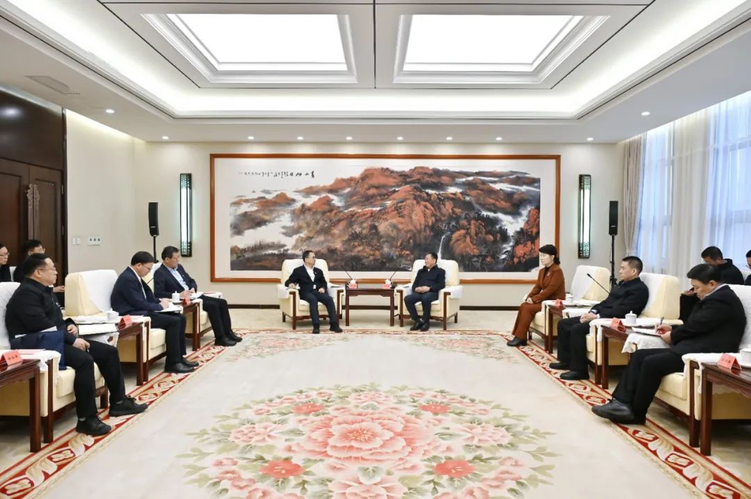中國大唐集團有限公司董事長鄒磊拜會內(nèi)蒙古自治區(qū)黨委書記孫紹騁、自治區(qū)主席王莉霞