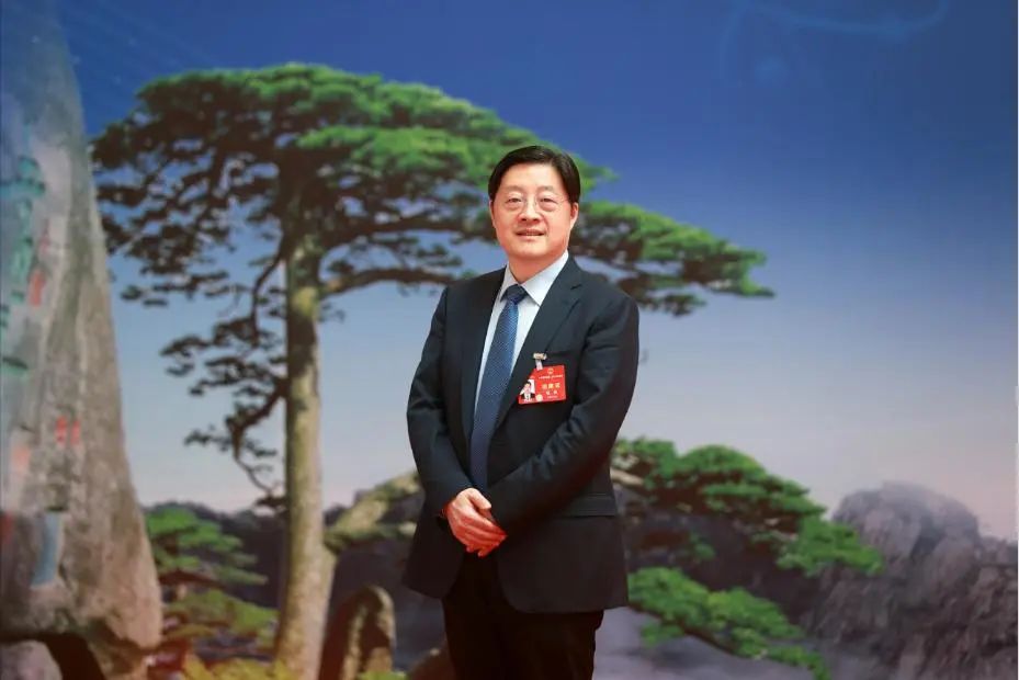 【兩會(huì)好聲音】全國人大代表、國網(wǎng)安徽電力董事長楊勇：為推動(dòng)可再生能源高質(zhì)量發(fā)展提供法治保障