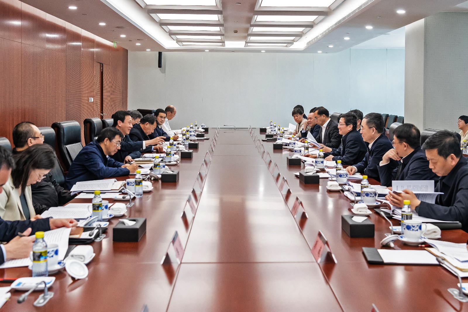 國家能源局黨組成員、副局長任京東一行到國家能源集團調研