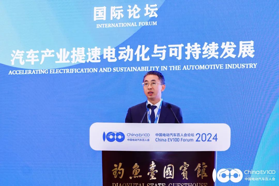 華為侯金龍：加速以超快充為主的充電基礎設施建設，提升用戶體驗，促進電動汽車消費與普及