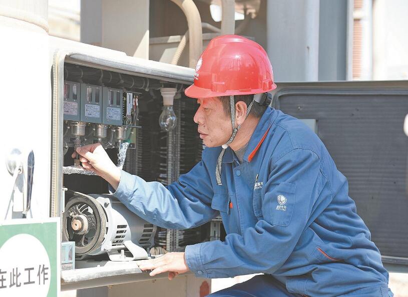 【國網(wǎng)楷?！垮X建華：把守護電網(wǎng)安全當(dāng)作一生的事業(yè)