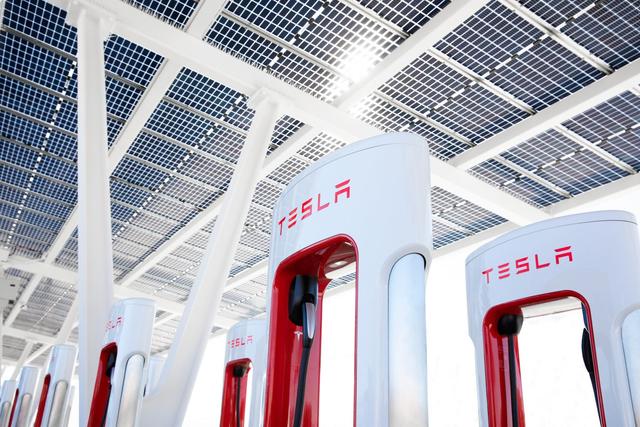 特斯拉將在佛羅里達州建全球最大超級充電站，提供超200個充電樁