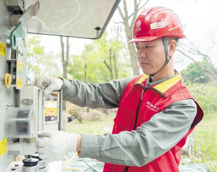 賀彪：星城萬家燈火，“帶電護(hù)衛(wèi)”用心守候