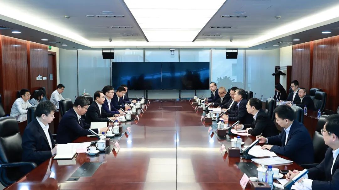 華電集團黨組書記、董事長江毅與中國太平保險集團黨委書記、董事長王思東舉行會談
