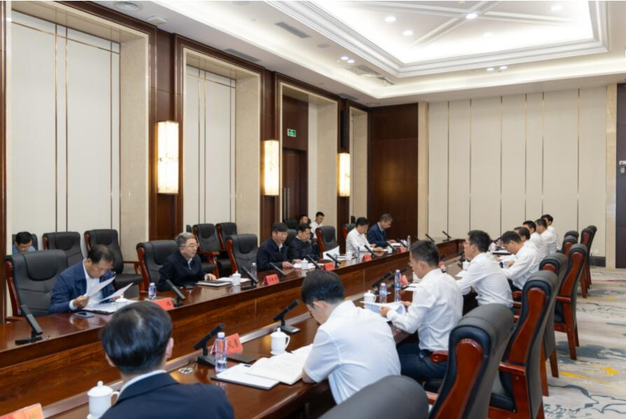 劉偉平、韓君調(diào)研三峽集團(tuán)內(nèi)蒙古區(qū)域工作