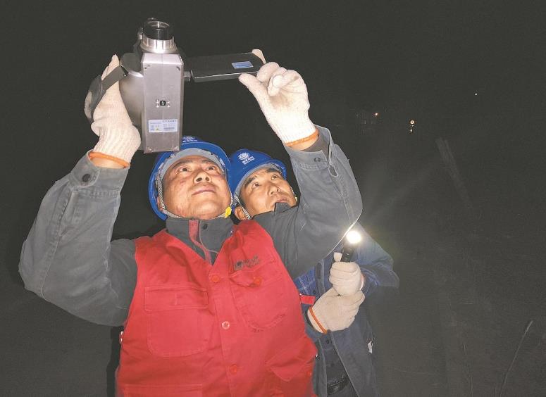 青海貴南縣：零下15攝氏度，冬夜巡檢保供電
