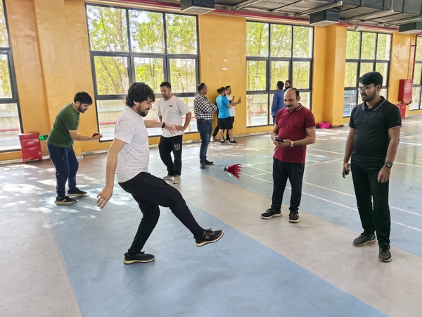 【新春走基層】熱熱鬧鬧過(guò)大年，海外堅(jiān)守迎新春
