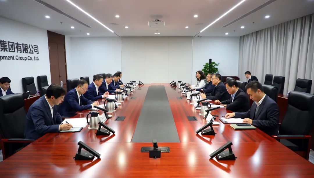 中國電氣裝備董事長李洪鳳、總經(jīng)理周群會見佛山市委書記唐屹峰