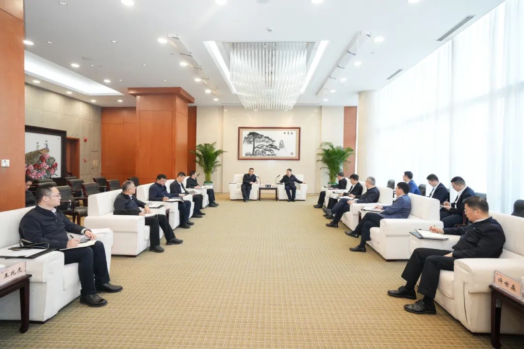 華能集團董事長溫樞剛、總經(jīng)理張文峰會見哈電集團董事長曹志安、總經(jīng)理黃偉