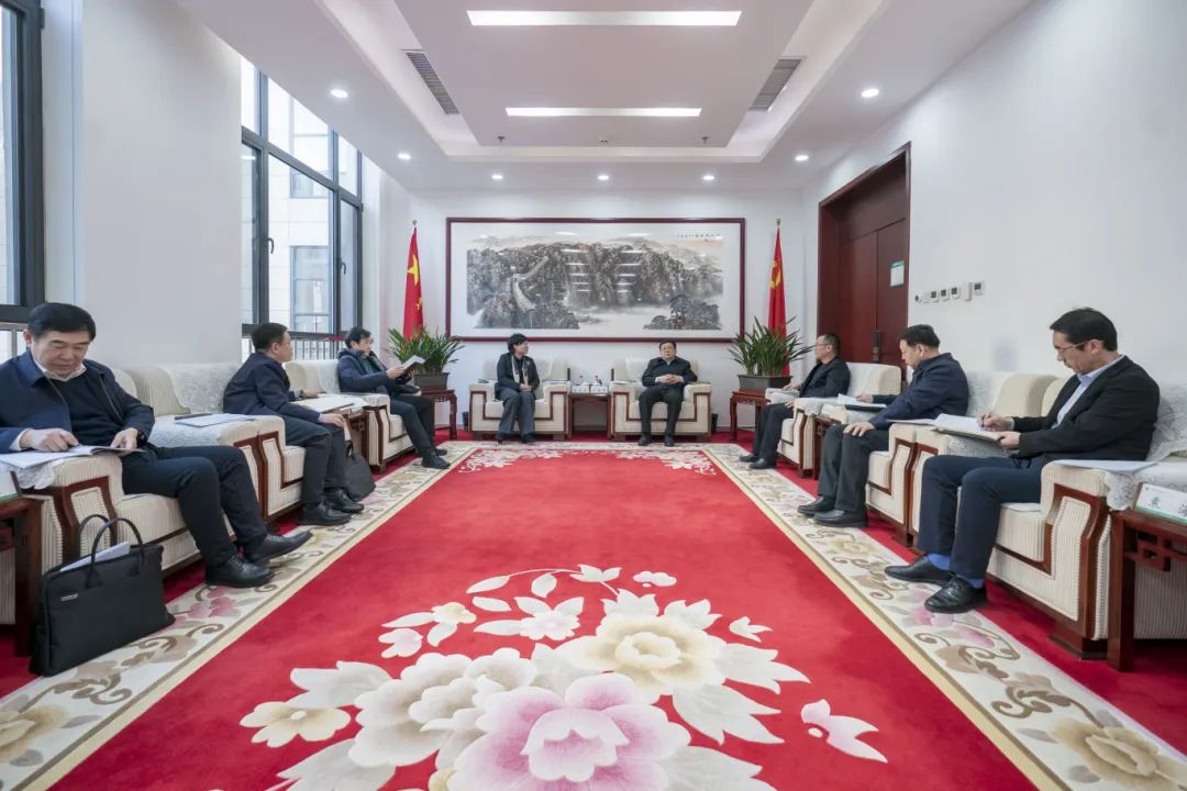 內(nèi)蒙古電力集團與包頭市政府、中國二冶集團、中國能建華北院和陜西院交流座談