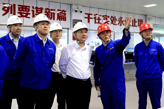中國(guó)華能集團(tuán)董事長(zhǎng)溫樞剛到鶴崗電廠、伊春熱電督導(dǎo)調(diào)研生態(tài)環(huán)保及安全生產(chǎn)工作